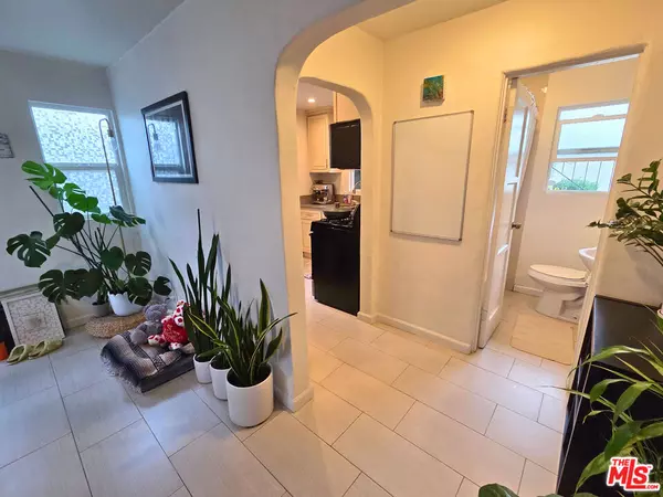 Santa Monica, CA 90404,1224 21st St #D