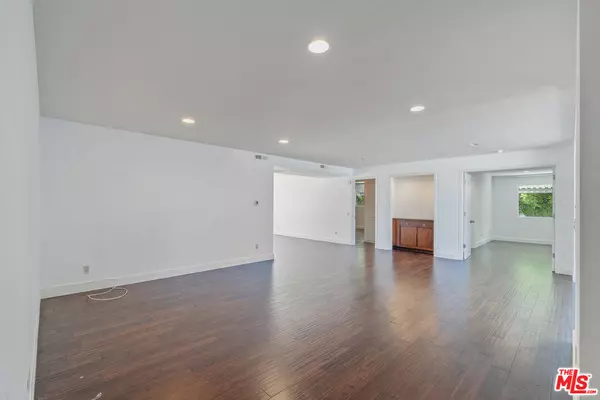 Beverly Hills, CA 90210,603 N Doheny Dr #2B