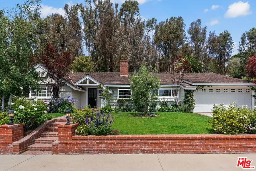 1401 Jonesboro Dr, Los Angeles, CA 90049