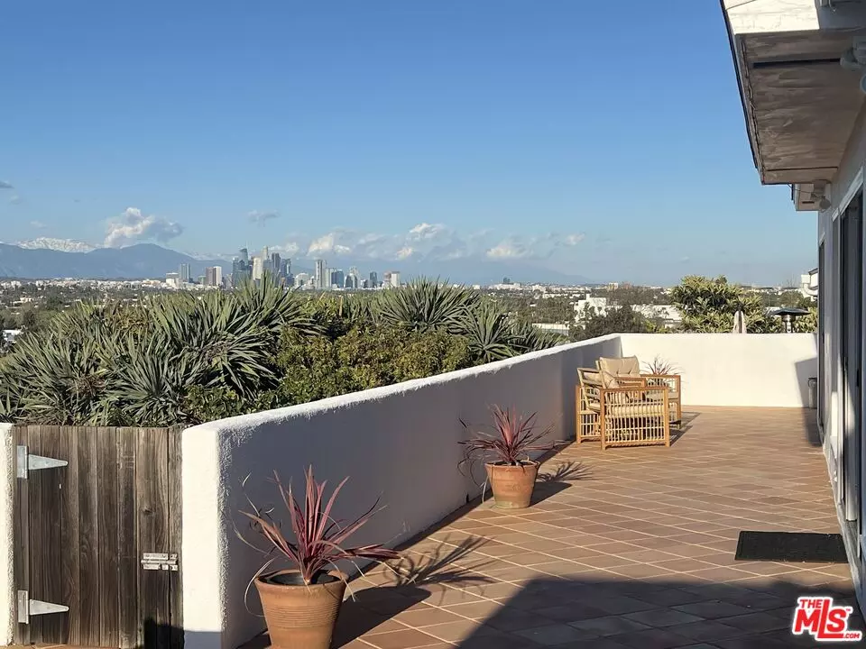 Los Angeles, CA 90008,4201 DON DIABLO DR