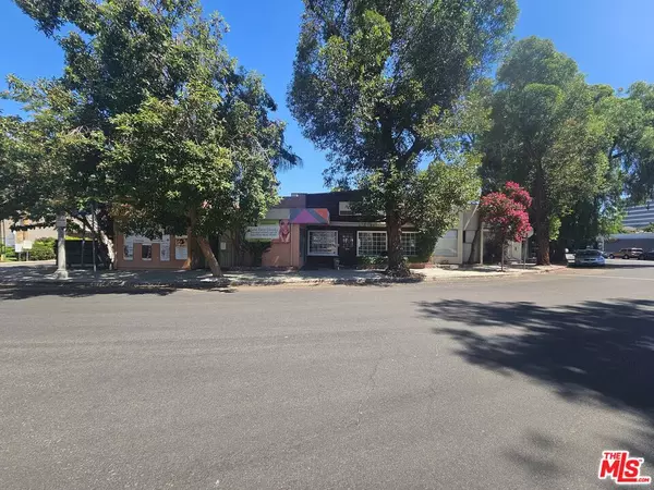 5301 Comercio Ln, Woodland Hills, CA 91364