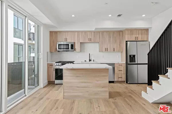 North Hollywood, CA 91601,10917 Hesby St #2