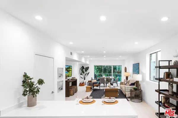 11620 Chenault St #103, Los Angeles, CA 90049