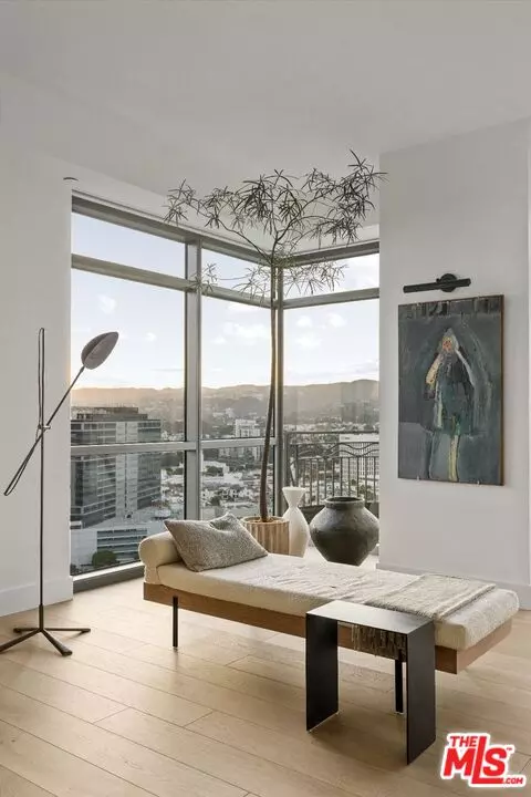 Los Angeles, CA 90024,10800 Wilshire Blvd #1901