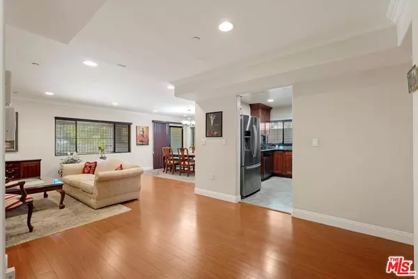 Tujunga, CA 91042,7123 Greeley St #102