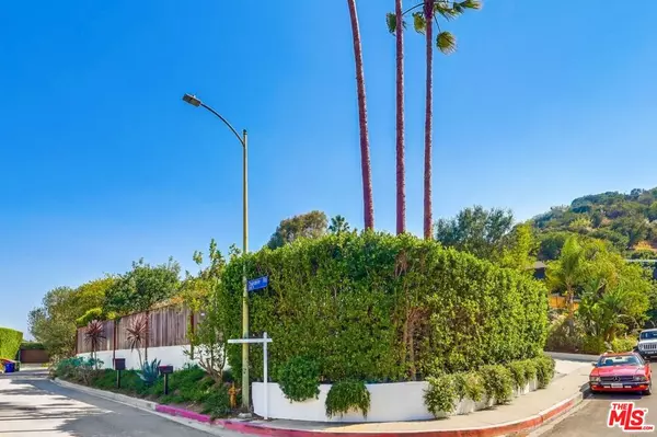 Los Angeles, CA 90046,7706 Chandelle Pl