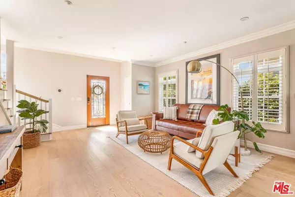 Sherman Oaks, CA 91423,3942 Glenridge Dr