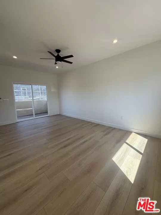Granada Hills, CA 91344,16128 Devonshire St