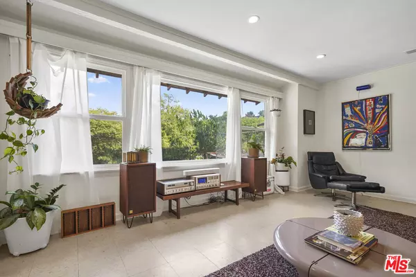 9747 Haines Canyon Ave, Tujunga, CA 91042