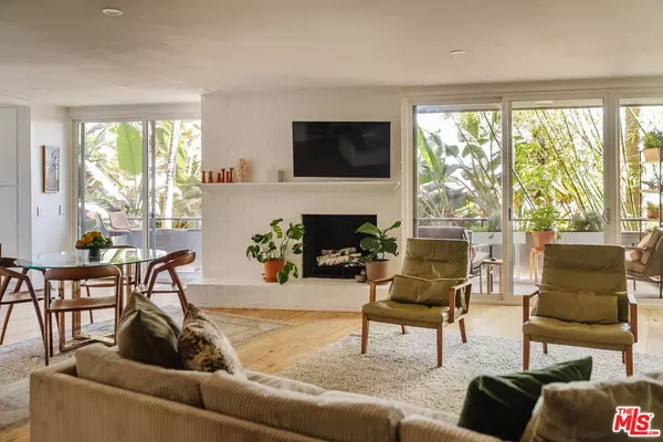 8401 Fountain Ave #4, West Hollywood, CA 90069