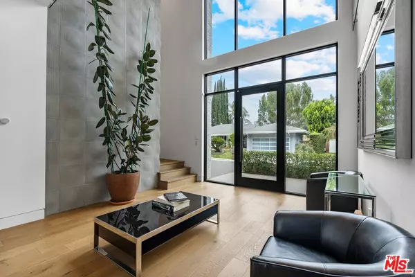 Sherman Oaks, CA 91403,3553 Alana Dr