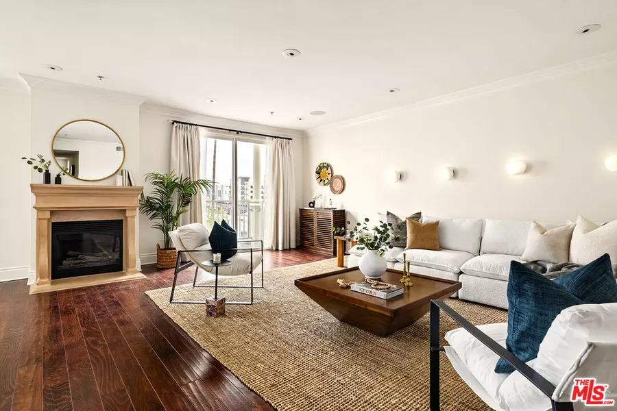 1023 Wilcox Ave #301, Los Angeles, CA 90038