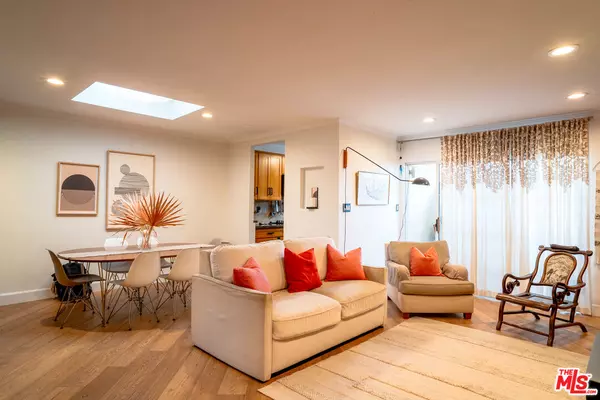 1144 10th St #8, Santa Monica, CA 90403