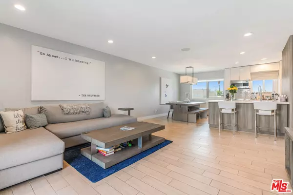 13543 Moorpark St #15, Sherman Oaks, CA 91423