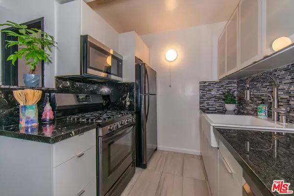 Venice, CA 90291,415 Rose Ave #B