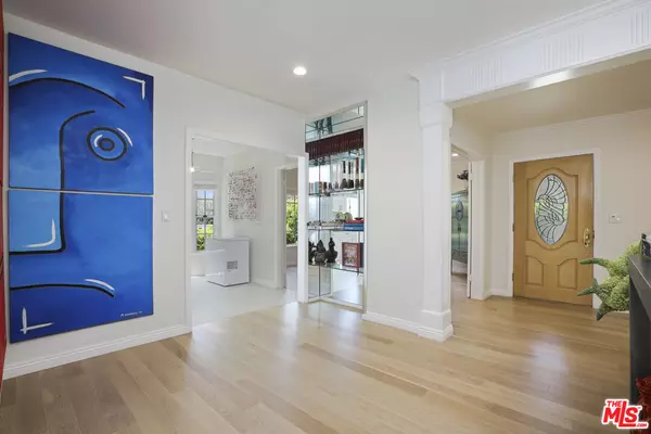 Los Angeles, CA 90064,3028 MOTOR Ave