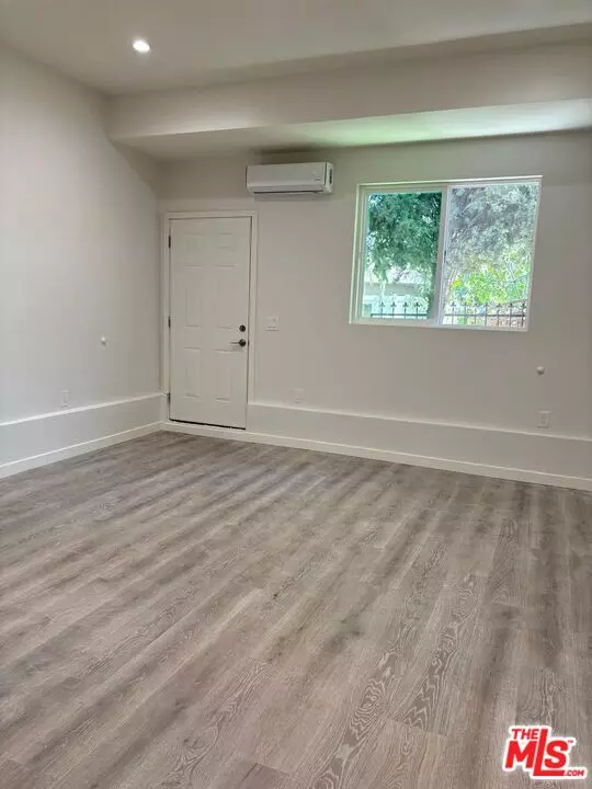 North Hollywood, CA 91605,13124 Ratner St