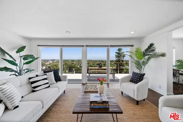 11689 Picturesque Dr, Studio City, CA 91604