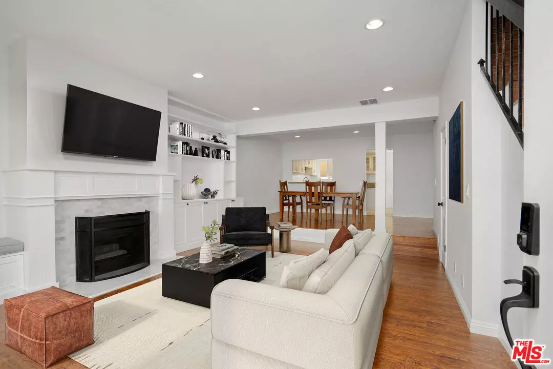 Sherman Oaks, CA 91423,13948 Moorpark St #4