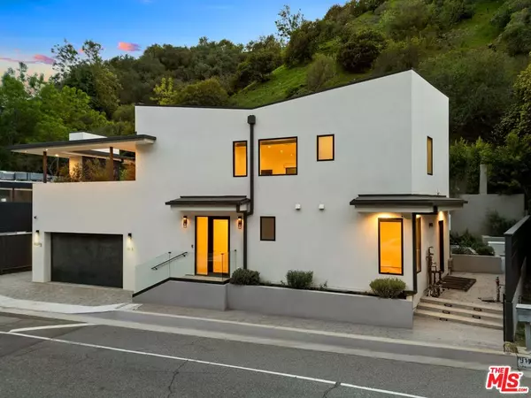 Bel Air, CA 90077,913 N Beverly Glen Blvd