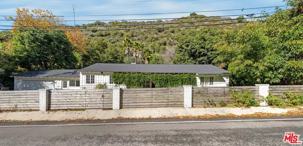 Los Angeles, CA 90049,3443 Mandeville Canyon Rd