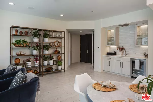 10490 Wilshire Blvd #702, Los Angeles, CA 90024