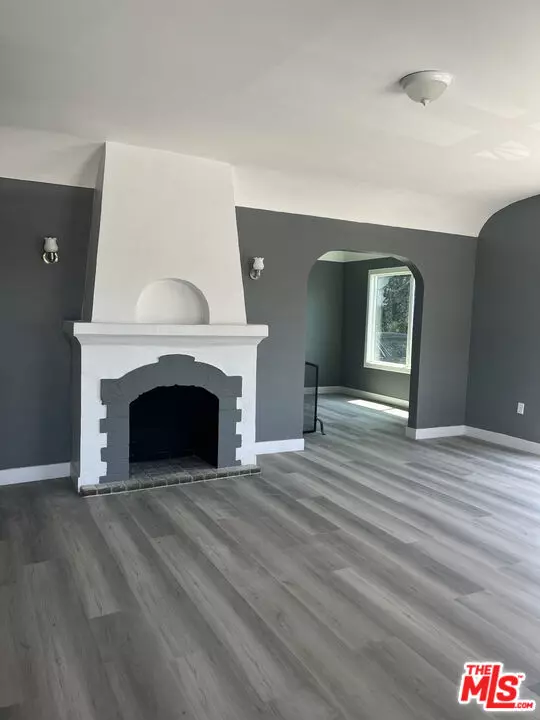 Compton, CA 90221,602 N Sloan Ave