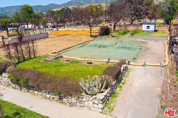 Altadena, CA 91001,27 W Palm St