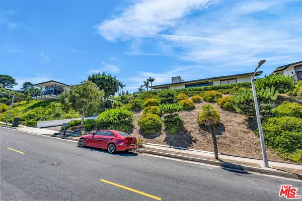 Rancho Palos Verdes, CA 90275,29857 Knoll View Dr