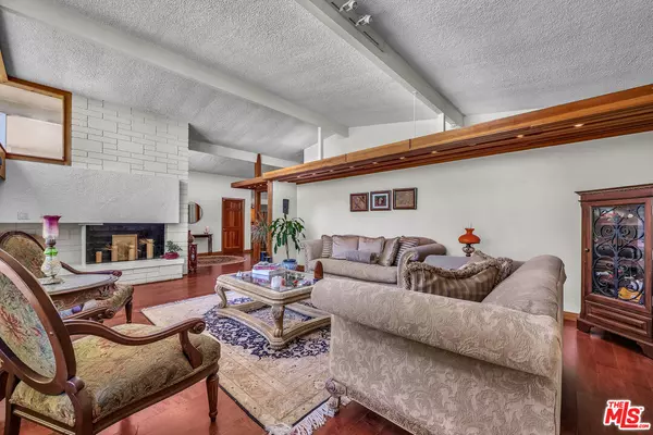 Sherman Oaks, CA 91403,3447 Vista Haven Rd