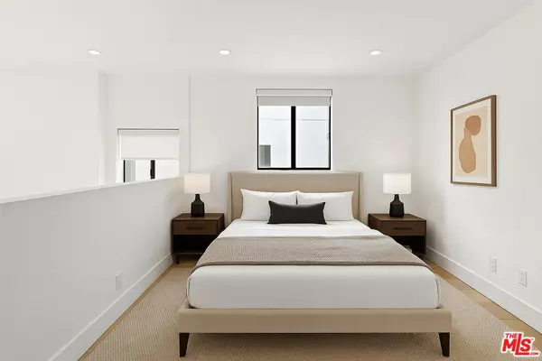 Los Angeles, CA 90025,1826 Overland Ave #1