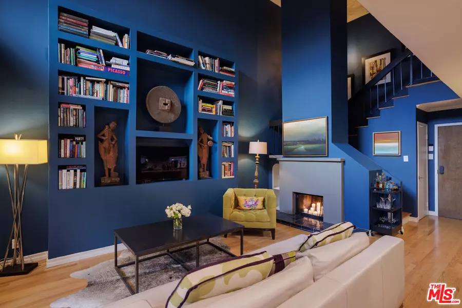 4425 Whitsett Ave #210, Studio City, CA 91604