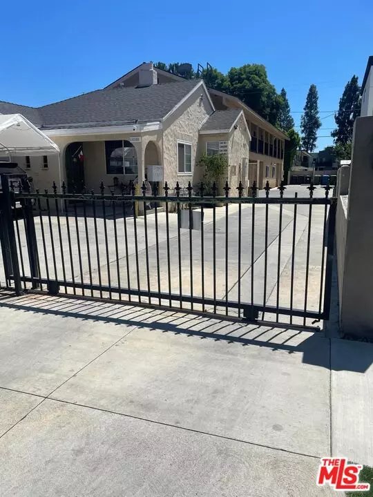 Van Nuys, CA 91401,14206 Gilmore St #1/2