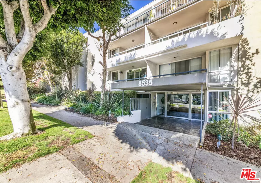 8535 N West Knoll Dr #220, West Hollywood, CA 90069