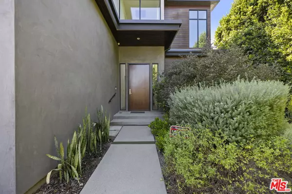 Los Angeles, CA 90049,125 S Medio Dr