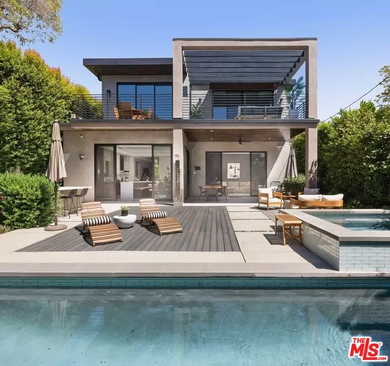 Los Angeles, CA 90049,125 S Medio Dr