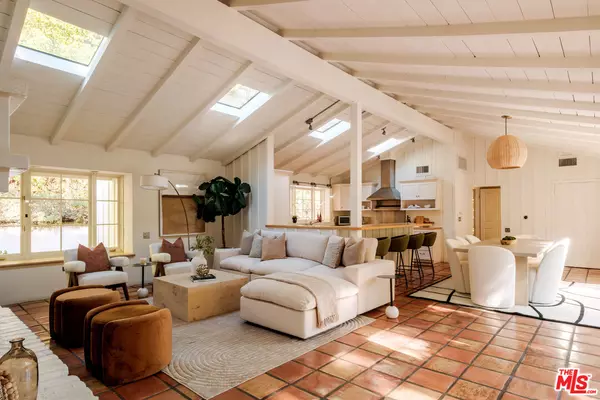 Los Angeles, CA 90049,1784 Old Ranch Rd