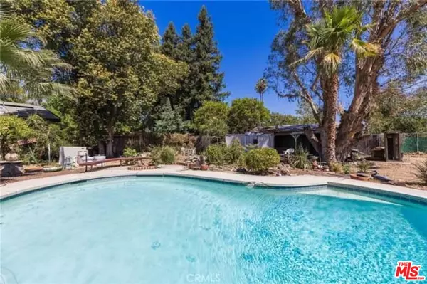 Woodland Hills, CA 91367,22717 Miranda St