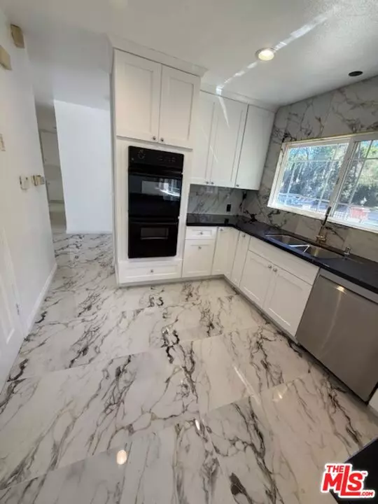 Woodland Hills, CA 91367,5604 Valley Circle Blvd