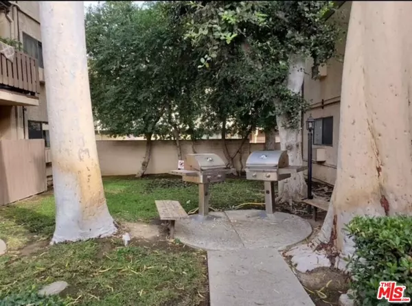 Reseda, CA 91335,17900 Sherman Way #320