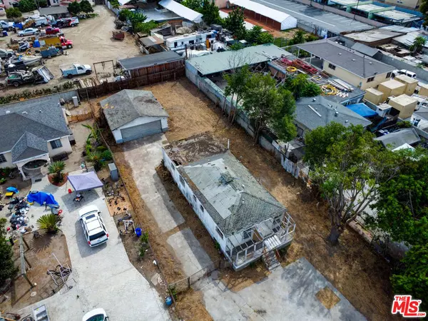 Compton, CA 90222,2028 E 126th St