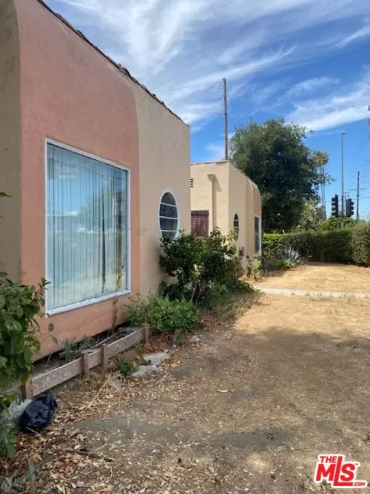 Valley Village, CA 91607,11758 Magnolia Blvd