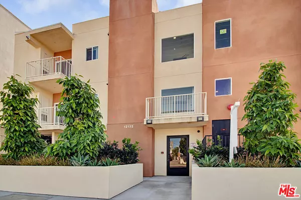 12132 Hart St #203, North Hollywood, CA 91605