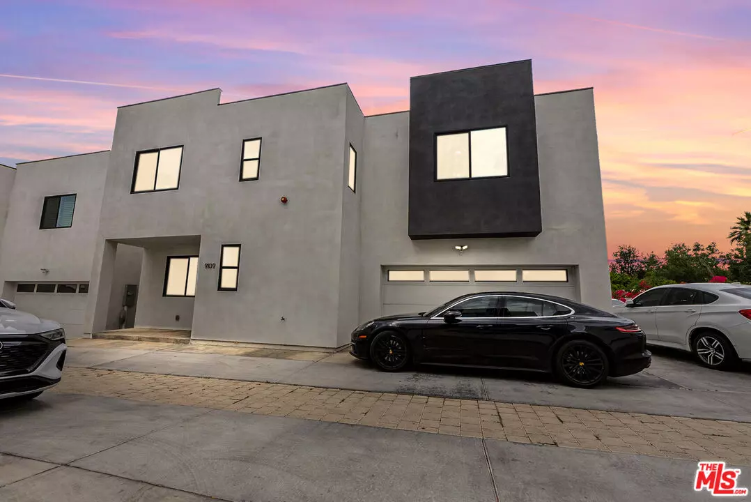 Panorama City, CA 91402,9109 N Nilo Ln