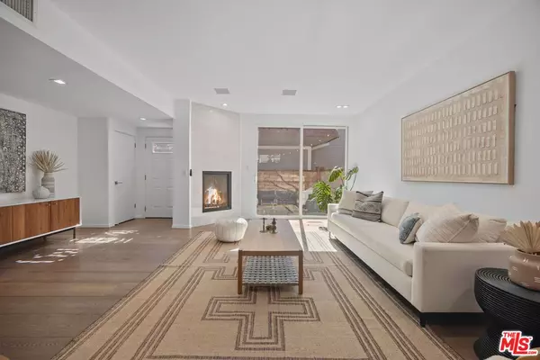 Marina Del Rey, CA 90292,13065 Mindanao Way #3