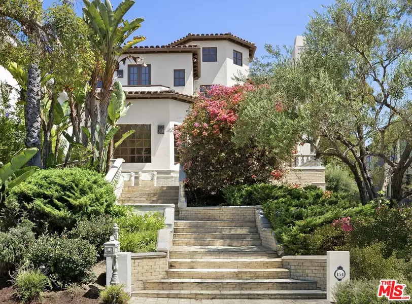 154 N Carmelina Ave, Los Angeles, CA 90049