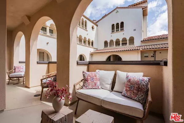 Playa Vista, CA 90094,5935 Playa Vista Dr #204