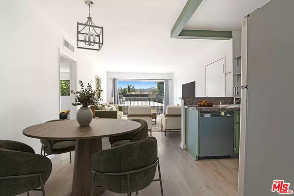 14560 Clark St #213, Sherman Oaks, CA 91411