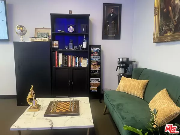 Encino, CA 91436,16133 Ventura Blvd #700