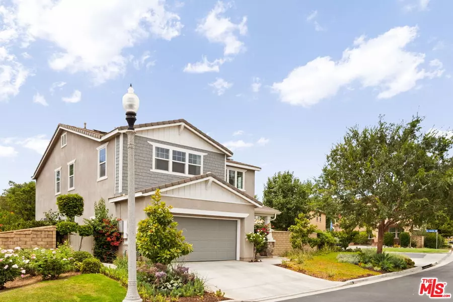 24229 La Montura Dr, Valencia, CA 91354